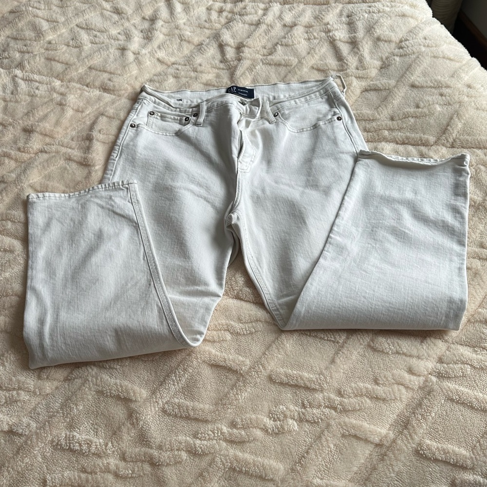 GAP Women's Straight Leg Jeans - White